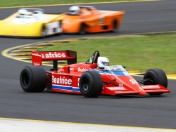 historic-racing-sydney-motorsport-park-jeremy-dale-23