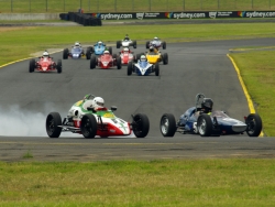 historic-racing-sydney-motorsport-park-Russell-Windebank-22
