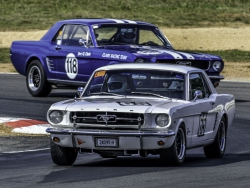 2017-autumn-festival-historic-racing-steve-koen-10